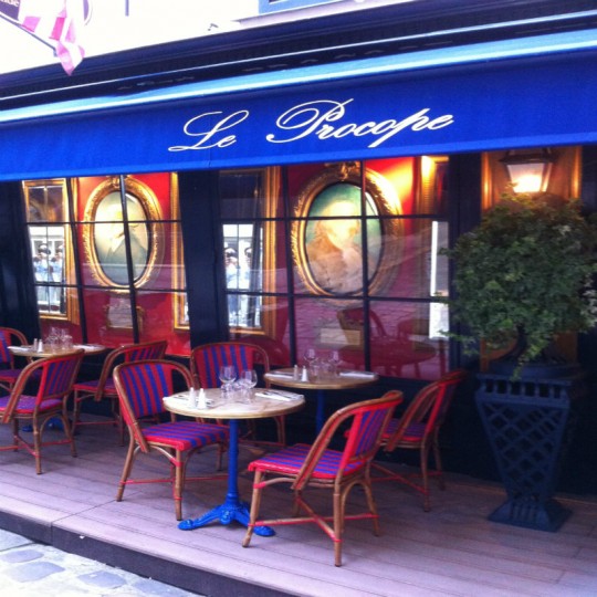 Saint Germain des Près & cafés